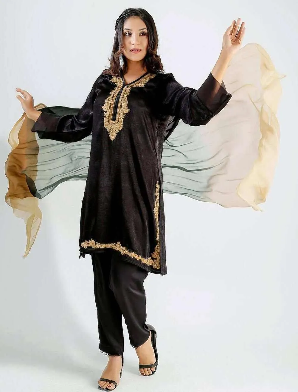 Exclusive Zardozi Kameez